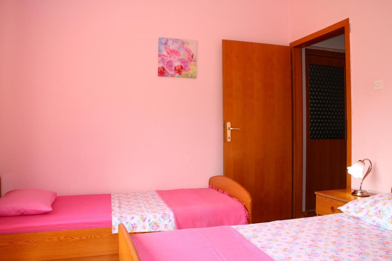 Apartment Teraferma Komiža Exteriör bild